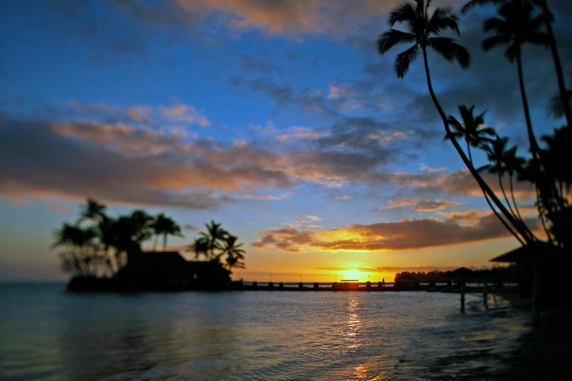 The Warwick Fiji Ξενοδοχείο Korolevu  Εξωτερικό φωτογραφία Sunset at the Four Seasons Resort